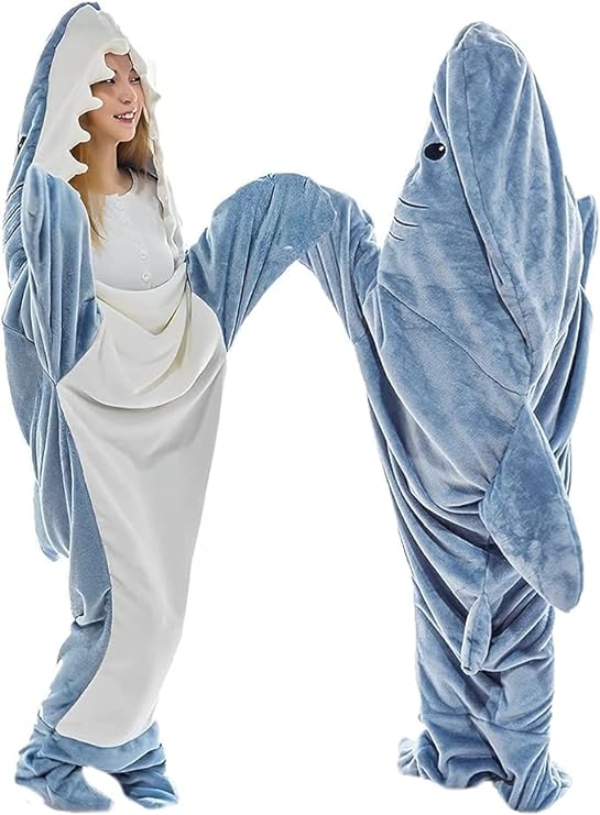 Swim into Snuggly Humor: The Shark Blanket Experience插图3